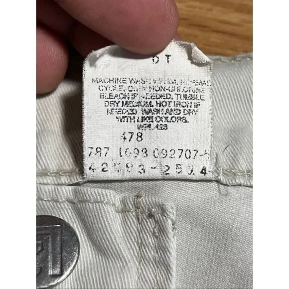 Vintage 90s Levi’s L2 Cargo Khaki Shorts - Picture 7 of 8